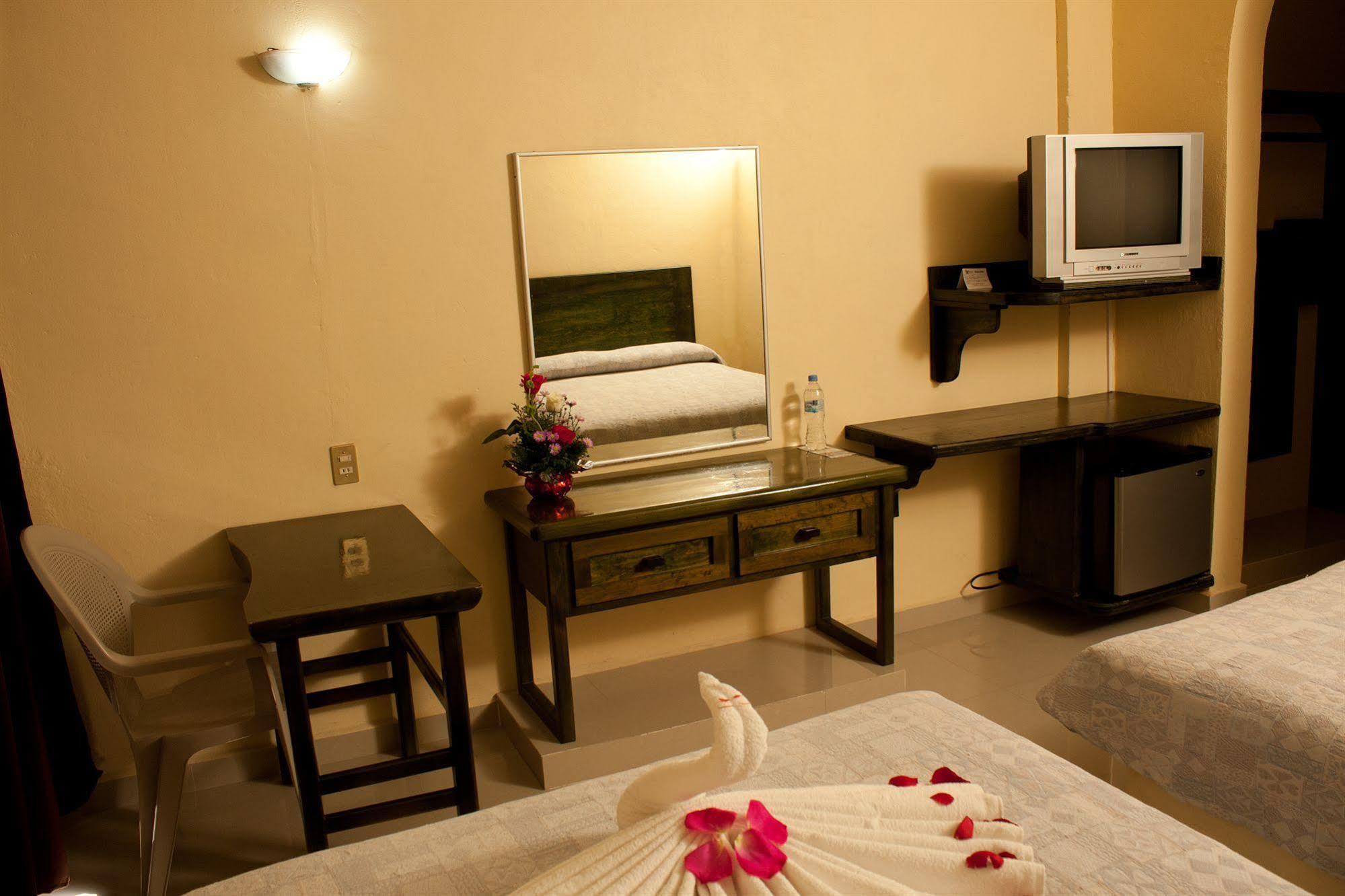 Hotel Zihuatanejo Centro エクステリア 写真